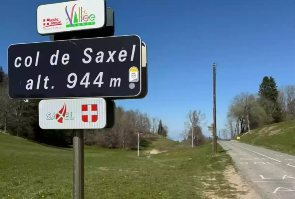 Col de Saxel Sign