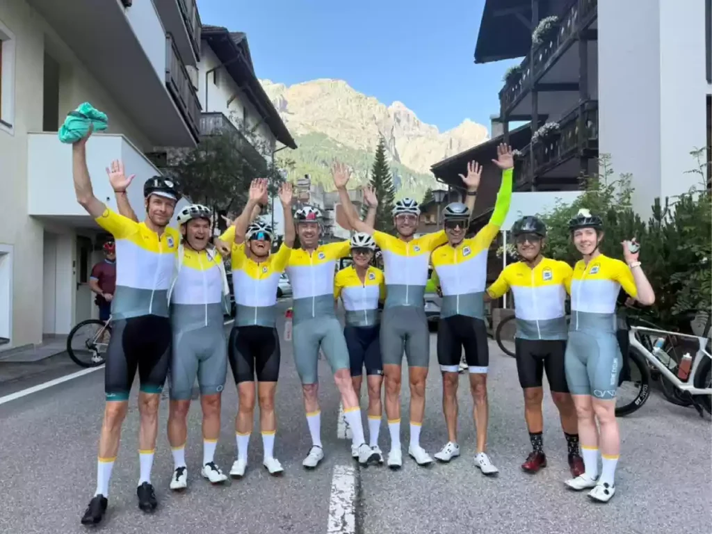 Borne cycling group in the dolomites